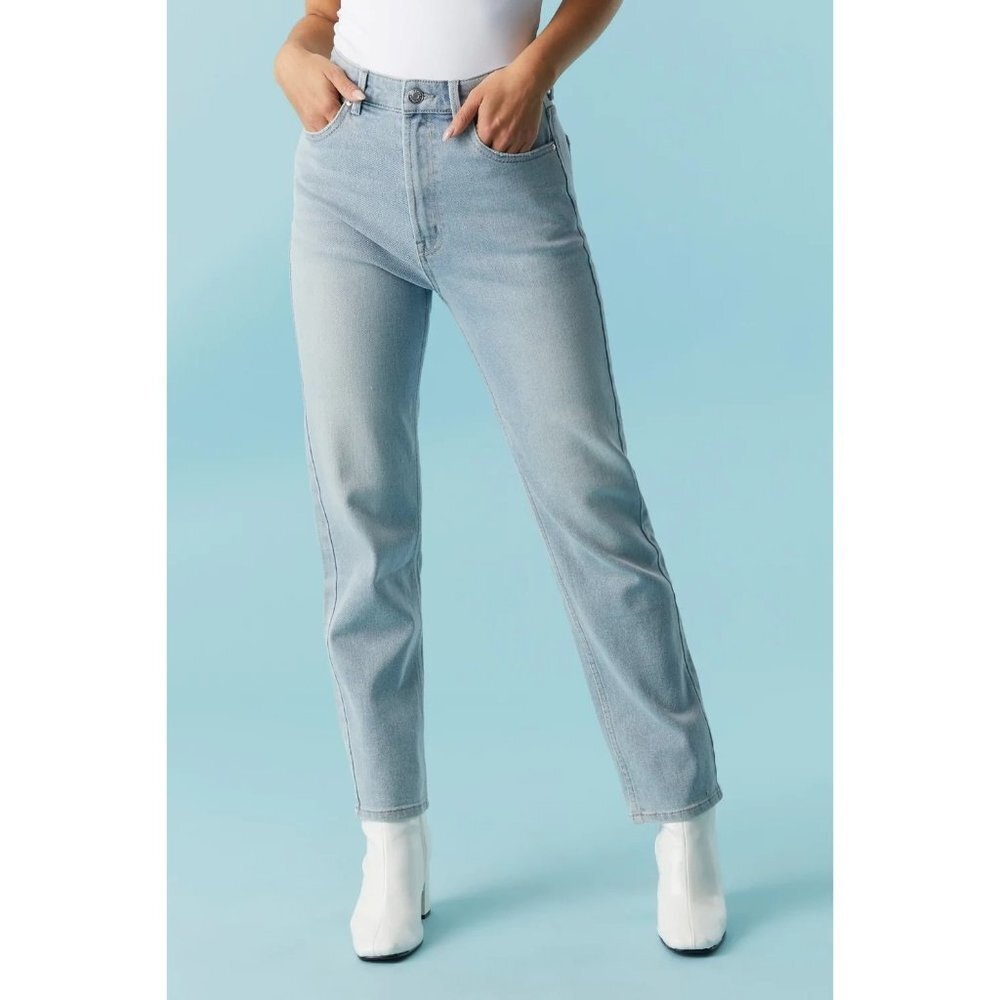 NWT Refuge Light Wash Vintage Stretch Mom Jean Size 9